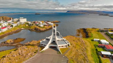 Stykkisholmur, Snaefellsnes yarımadasının havadan görünüşü, İzlanda.