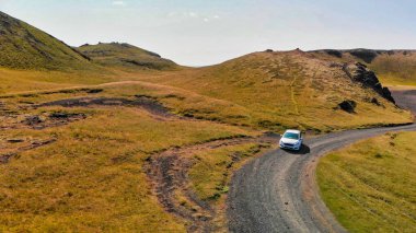 Yazın güzel İzlanda kırsalının havadan görünüşü.