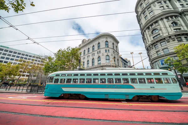 San Francisco Ağustos 2017 Otobüs Turistlerle Ünlü Powell Caddesi — Stok fotoğraf