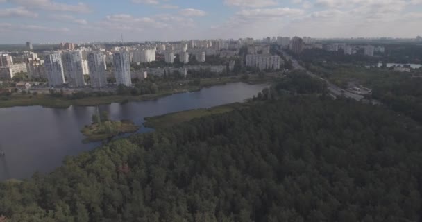 Luchtfoto enquête: Kiev-Akademgorodok. skyline vanuit de lucht. — Stockvideo