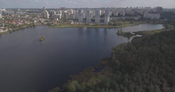 Inquérito aéreo: Kiev-Akademgorodok. paisagem urbana do ar . — Vídeo de Stock