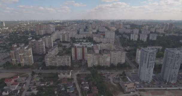 Antenni tutkimus: Kiova-Akademgorodok. kaupunkikuva ilmasta . — kuvapankkivideo
