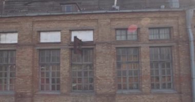 Hava anket. terk edilmiş fabrikaları Kiev. Terk edilmiş fabrikası, Ukrayna'da basın. Şehir Kiev 09 in. Eylül 2017. harap bitki teslim. terk edilmiş sanayi bölgesi kuş uçuş. 