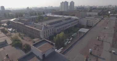 Hava anket. terk edilmiş fabrikaları Kiev. Terk edilmiş fabrikası, Ukrayna'da basın. Şehir Kiev 09 in. Eylül 2017. harap bitki teslim. terk edilmiş sanayi bölgesi kuş uçuş. 