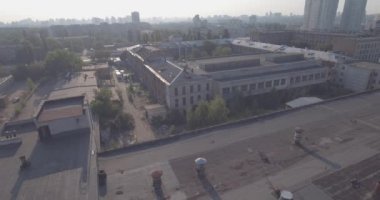 Hava anket. terk edilmiş fabrikaları Kiev. Terk edilmiş fabrikası, Ukrayna'da basın. Şehir Kiev 09 in. Eylül 2017. harap bitki teslim. terk edilmiş sanayi bölgesi kuş uçuş. 