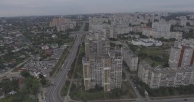 Hava anket. megalopolis Kiev-Akademgorodok bir yükseklikten şehri. sonbahar günü bulut. çok sayıda uyku Kiev bölgesinde yüksek binalar. mimari kez SSCB
