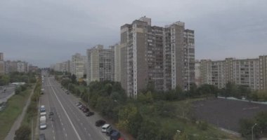 Hava anket. megalopolis Kiev-Akademgorodok bir yükseklikten şehri. sonbahar günü bulut. çok sayıda uyku Kiev bölgesinde yüksek binalar. mimari kez SSCB