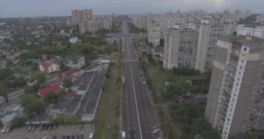 Hava anket. megalopolis Kiev-Akademgorodok bir yükseklikten şehri. sonbahar günü bulut. çok sayıda uyku Kiev bölgesinde yüksek binalar. mimari kez SSCB