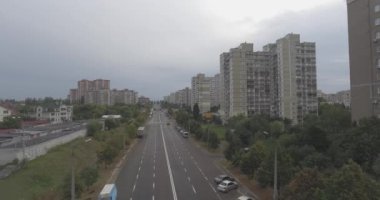 Hava anket. megalopolis Kiev-Akademgorodok bir yükseklikten şehri. sonbahar günü bulut. çok sayıda uyku Kiev bölgesinde yüksek binalar. mimari kez SSCB
