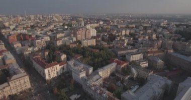 Kiev-bağımsızlık Meydanı hava Anketi, 20 Ağustos 2017. Sunrise adlı bir yükseklikten şehir manzarası. Yaz sabahı, şafak Kiev Antik şehir üzerinde. Şafakta evleri havadan çekim.