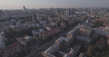 Kiev-bağımsızlık Meydanı hava Anketi, 20 Ağustos 2017. Sunrise adlı bir yükseklikten şehir manzarası. Yaz sabahı, şafak Kiev Antik şehir üzerinde. Şafakta evleri havadan çekim.