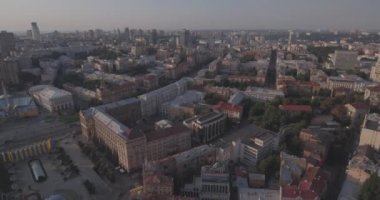 Kiev-bağımsızlık Meydanı hava Anketi, 20 Ağustos 2017. Sunrise adlı bir yükseklikten şehir manzarası. Yaz sabahı, şafak Kiev Antik şehir üzerinde. Şafakta evleri havadan çekim.