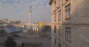 Kiev-bağımsızlık Meydanı hava Anketi, 20 Ağustos 2017. Sunrise adlı bir yükseklikten şehir manzarası. Yaz sabahı, şafak Kiev Antik şehir üzerinde. Şafakta evleri havadan çekim.