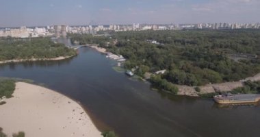 Kiev şehir, hava anket. Kentsel peyzaj, gündoğumu. Yaz sabahı. Şehir güzel mimarisi. Ukrayna'nın eski şehir merkezi.
