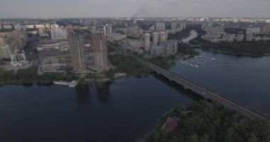 Kiev şehir, hava anket. Kentsel peyzaj, gündoğumu. Yaz sabahı. Şehir güzel mimarisi. Ukrayna'nın eski şehir merkezi.