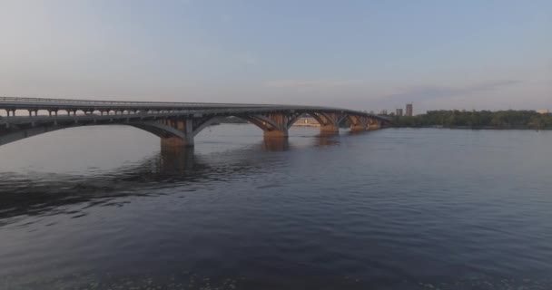 Luchtfoto Oekraïne Stad Kiev Aankomst Van Metro Aan Post Van — Stockvideo