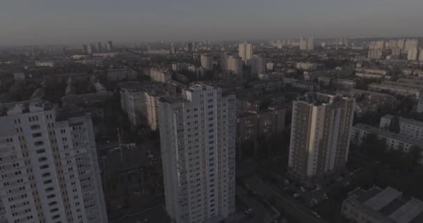 Aérea Calles Edificios Gran Altura Amanecer Paisaje Urbano Matutino Verano — Vídeos de Stock