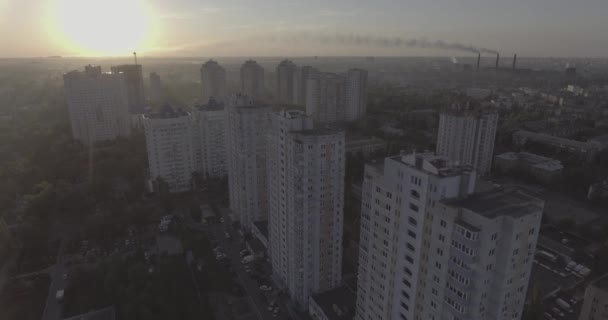 Aérea Calles Edificios Gran Altura Amanecer Paisaje Urbano Matutino Verano — Vídeos de Stock