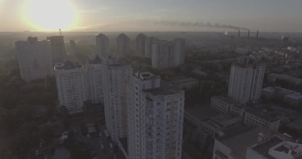 Aérea Calles Edificios Gran Altura Amanecer Paisaje Urbano Matutino Verano — Vídeos de Stock