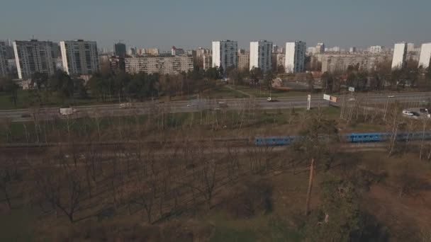 Subway Train Aerial Subway Cars Arrive Platform Subway Train Rides — Stock Video