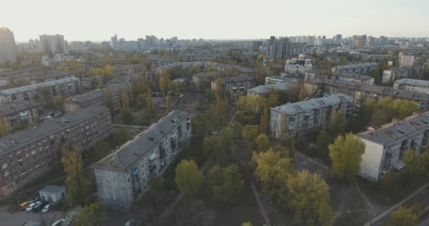 Zona Residencial Ciudad Atardecer Aérea Paisaje Urbano Parques Plazas Desde — Vídeo de stock