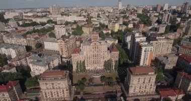 Hava. Kiev-bağımsızlık Meydanı hava Anketi, 20 Ağustos 2017. Sunrise adlı bir yükseklikten şehir manzarası. Yaz sabahı, şafak Kiev Antik şehir üzerinde. Şafakta evleri havadan çekim.