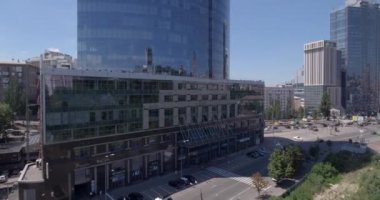 Kiev - cam gökdelen 2 Temmuz 2017. Hava yükselen bir kadeh yansıtıcı office gökdelen ayrıntılarda modern iş merkezleri. Cityscape, gökdelen, Bina, şehir merkezinde, İş Merkezi, açık.