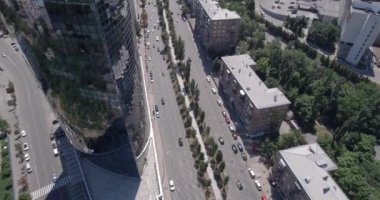 Kiev - cam gökdelen 2 Temmuz 2017. Hava yükselen bir kadeh yansıtıcı office gökdelen ayrıntılarda modern iş merkezleri. Cityscape, gökdelen, Bina, şehir merkezinde, İş Merkezi, açık.