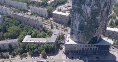 Kiev - cam gökdelen 2 Temmuz 2017. Hava yükselen bir kadeh yansıtıcı office gökdelen ayrıntılarda modern iş merkezleri. Cityscape, gökdelen, Bina, şehir merkezinde, İş Merkezi, açık.