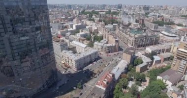 Kiev - cam gökdelen 2 Temmuz 2017. Hava yükselen bir kadeh yansıtıcı office gökdelen ayrıntılarda modern iş merkezleri. Cityscape, gökdelen, Bina, şehir merkezinde, İş Merkezi, açık.