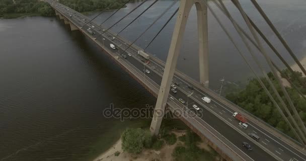 Stadslandskapet Moskva Bridge Kiev Flygfotografering Bro Solig Sommardag Bro Över — Stockvideo