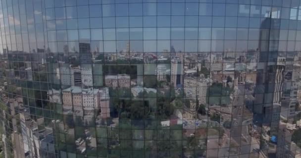 Kyiv Gläserner Wolkenkratzer Juli 2017 Antennenaufnahme Reflektierender Bürohochhaus Details Einem — Stockvideo