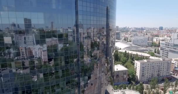 Aérial Gratte Ciel Loseup Fenêtres Verre Quartier Des Bâtiments Affaires — Video