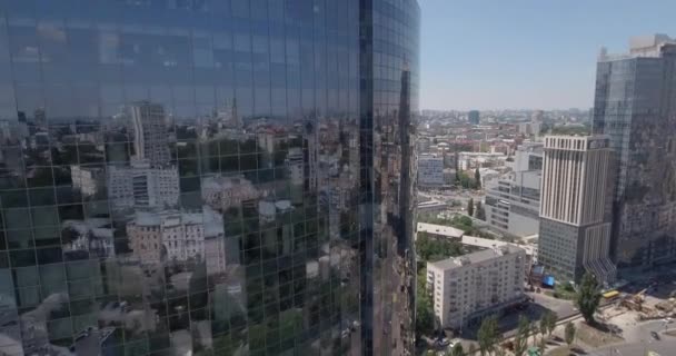 Aérial Gratte Ciel Loseup Fenêtres Verre Quartier Des Bâtiments Affaires — Video