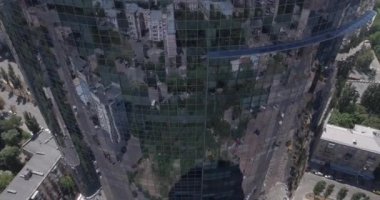 Kiev - cam gökdelen 2 Temmuz 2017. Hava yükselen bir kadeh yansıtıcı office gökdelen ayrıntılarda modern iş merkezleri. Cityscape, gökdelen, Bina, şehir merkezinde, İş Merkezi, açık.