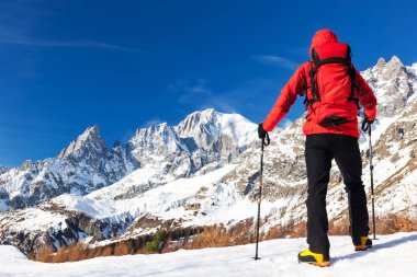 Uzun yürüyüşe çıkan kimse Mont Blanc adlı arıyorsunuz bir dinlenme alır