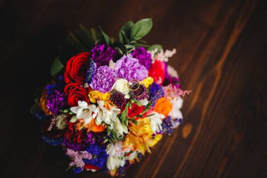 Alyans bouquet üzerinde