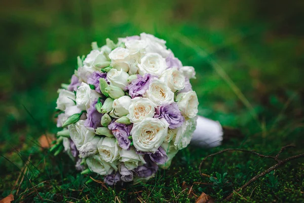 Strauß mit bunten Blumen — Stockfoto