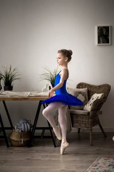 儿童芭蕾舞蹈 — 图库照片