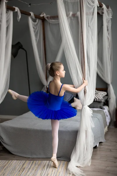 儿童芭蕾舞蹈 — 图库照片