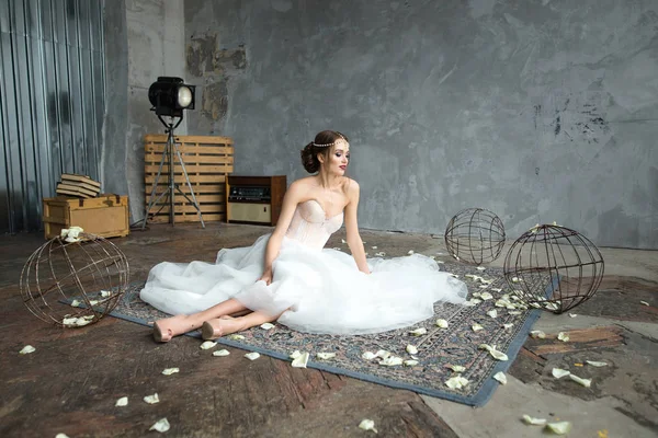 Parlak kalıcı makyaj ile güzel gelin