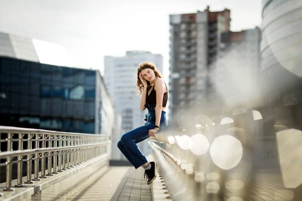 Sokakta yürürken çok güzel kız