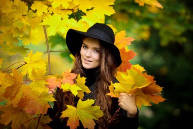 genç kadın portre sonbahar renk