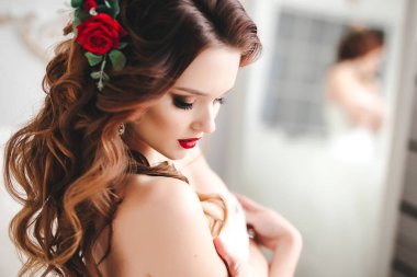 Güzel gelin portre parlak kalıcı makyaj ile