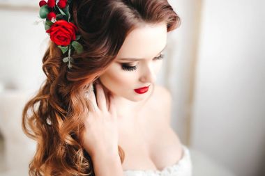 Güzel gelin portre parlak kalıcı makyaj ile