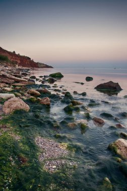 alacakaranlık üzerinde güzel deniz manzarası