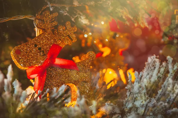 Christmas tree decoration. The golden reindeer — Stock Photo, Image