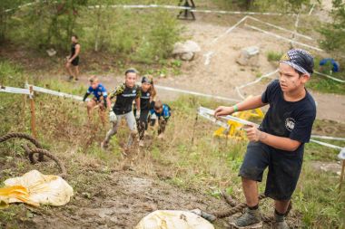 Çocuklar yarış yarışmaya katılmak 