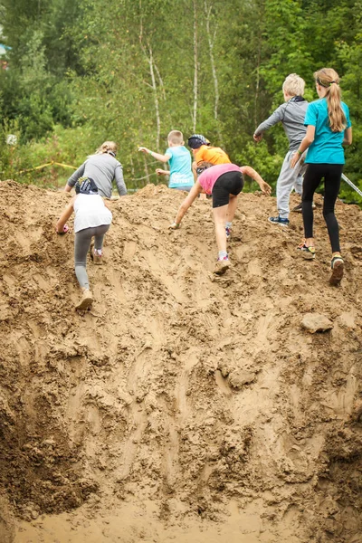 Barnen delta i tävlingen race — Stockfoto