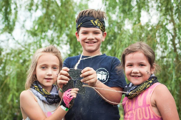 Kinder nehmen am Wettlauf teil — Stockfoto